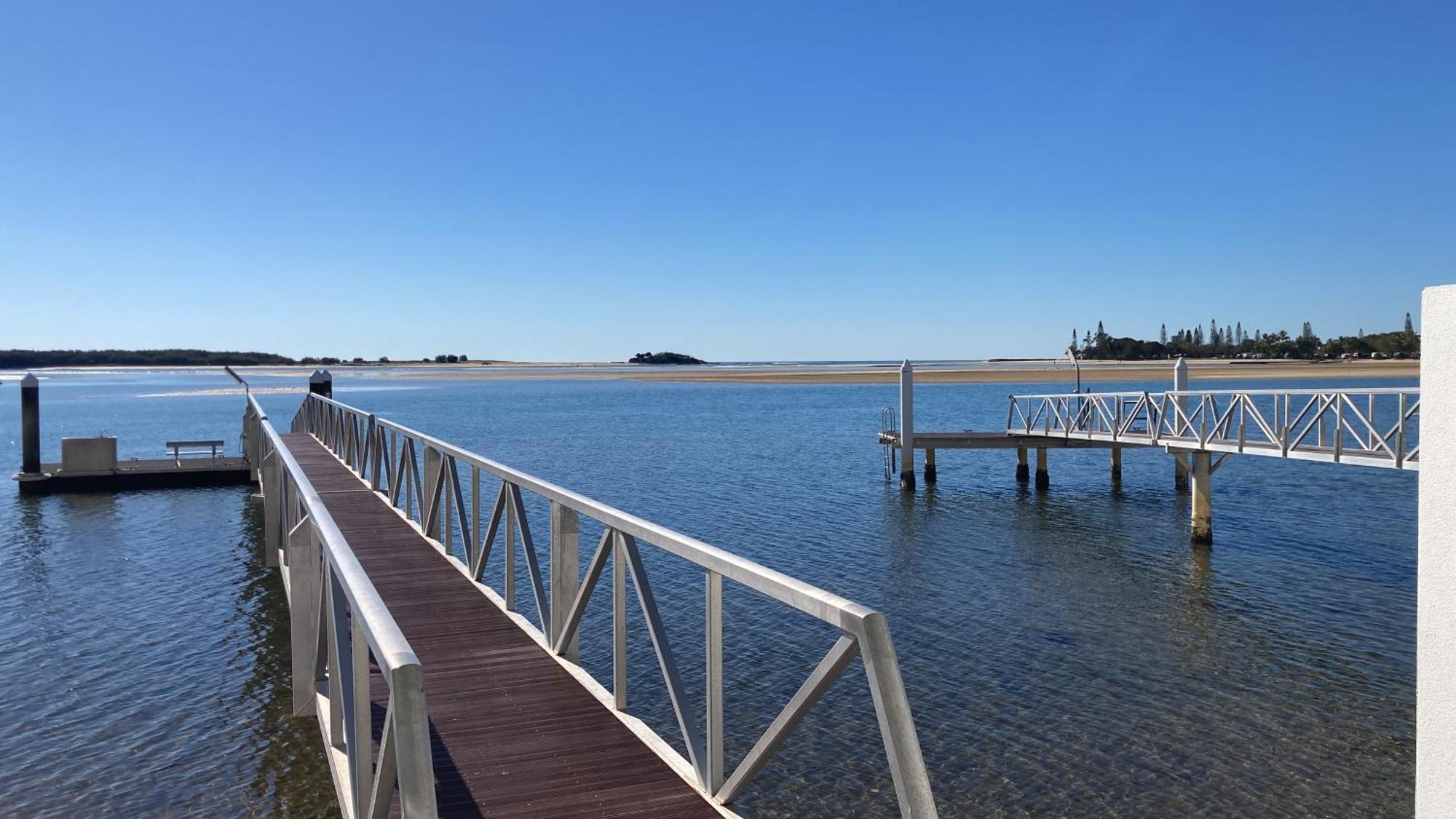 Waves Maroochy River 4*