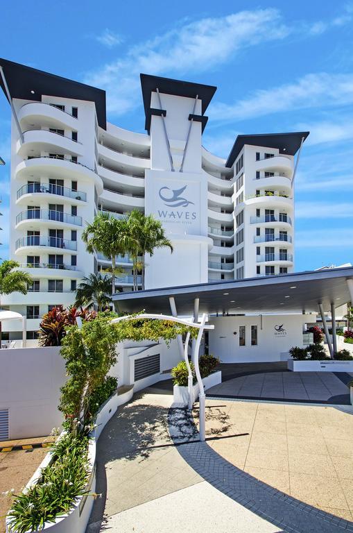 Waves Maroochy River Aparthotel 4*