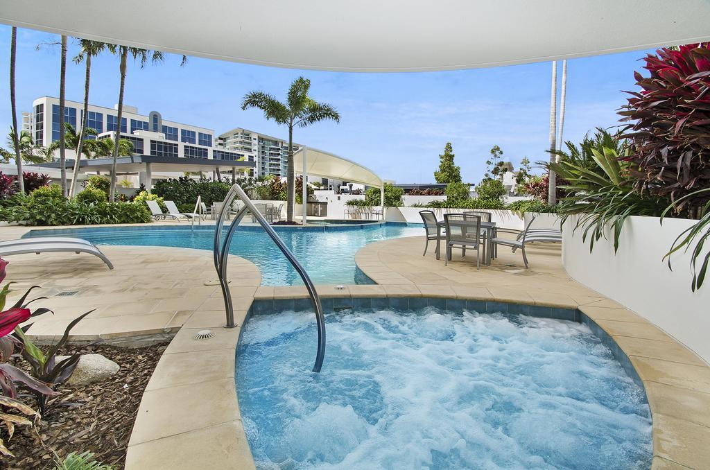 Waves Maroochy River 4*